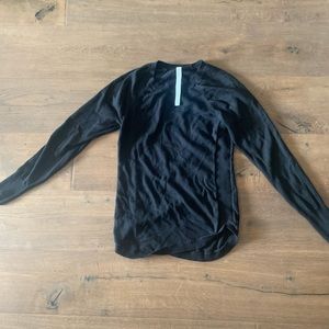 Lululemon black sweater never worn size 6 washed once